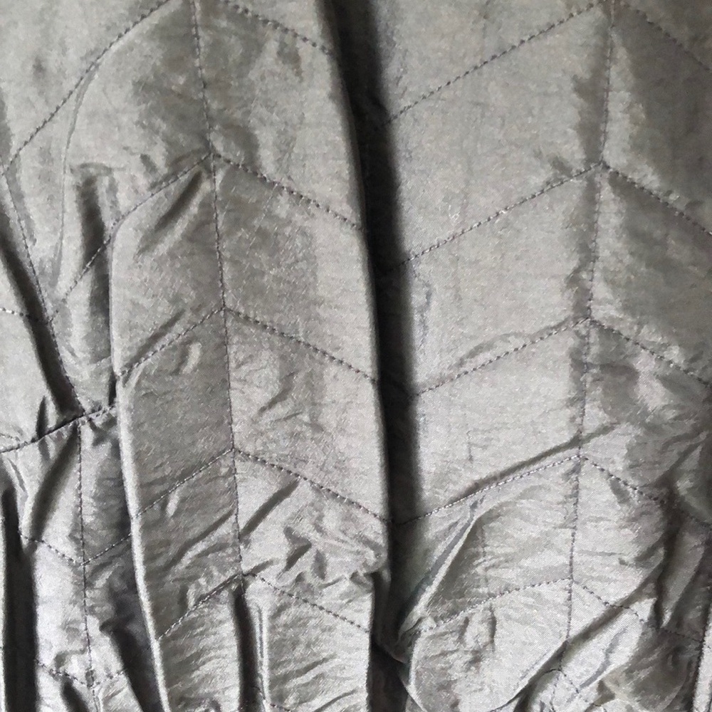 Elegant Reversible Black/Cream Women's Quilted Jacket - Picture 6 of 16